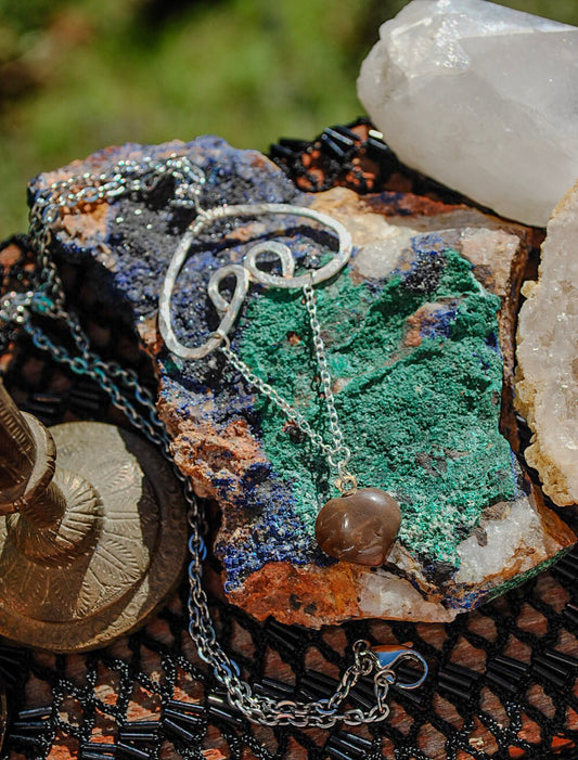 hammered heart agate necklace