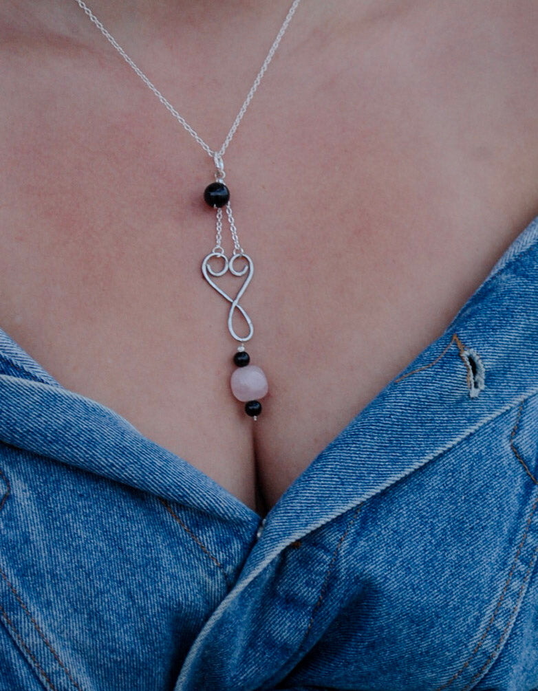 Lovely rose quartz and onyx necklace